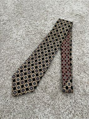 VTG Tommy Hilfiger 100% Silk Men’s Neck Tie Made In USA Red Green 58” Classic